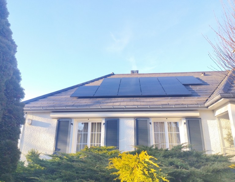 Panneaux photovoltaïques à Besançon, Pontarlier et Montbéliard : comment l'auto-consommation peut réduire vos factures d'électricité ?